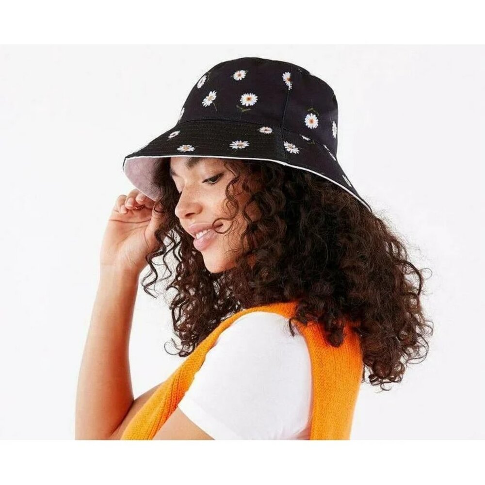 NWOT Alice + Olivia Bucket Hat *Reversible*